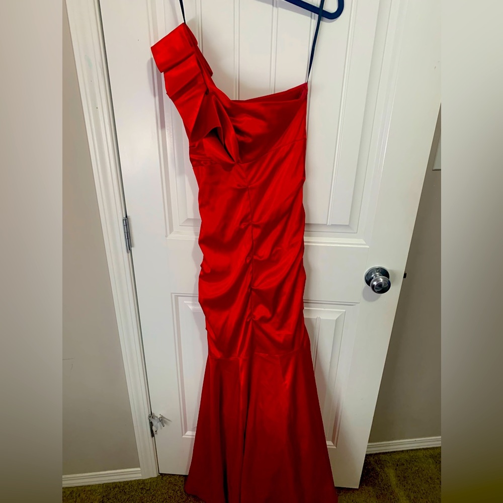 2000’s Red Pagent dress. Size S-M, red ruffles have become loose.